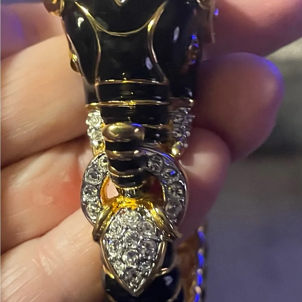 Vintage KJL Elephant Bangle Bracelet - Picture 5 of 8